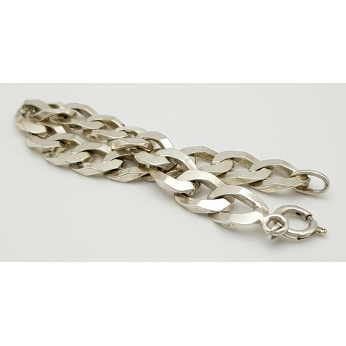 324 - A Stylish Solid Silver 925, Chunky Bracelet, 43.8 grams, 21.5cm. In excellent condition.