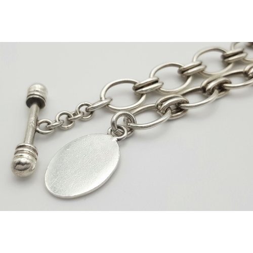 331 - An Attractive Solid Silver 925 Chunky Necklace, T Bar and Tag, 55.2 grams, 44 cm. In excellent condi... 