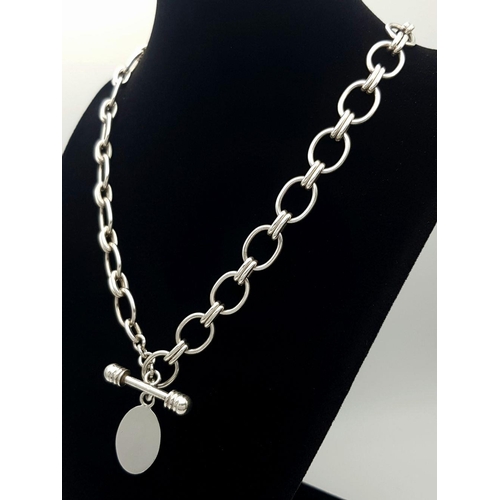 331 - An Attractive Solid Silver 925 Chunky Necklace, T Bar and Tag, 55.2 grams, 44 cm. In excellent condi... 