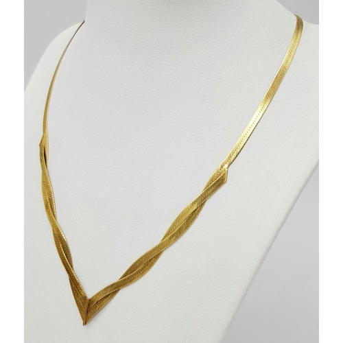 366 - A 9K Yellow Gold Herringbone Twist Necklace. 42cm. 6.1g weight.