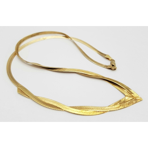 366 - A 9K Yellow Gold Herringbone Twist Necklace. 42cm. 6.1g weight.