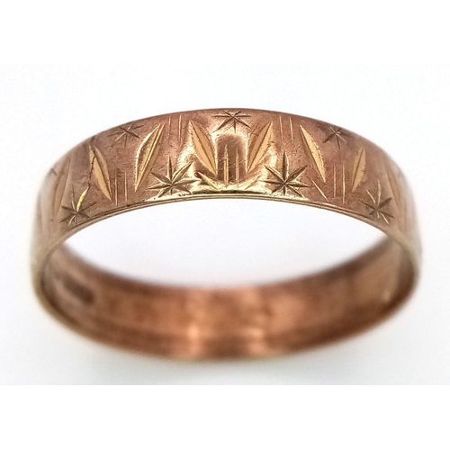 463 - A Vintage 9K Yellow Gold Band Ring. Geometric pattern design. Size N. 1.9g weight.