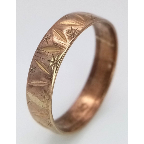 463 - A Vintage 9K Yellow Gold Band Ring. Geometric pattern design. Size N. 1.9g weight.