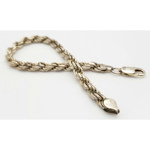 471 - An elegant Solid Silver 925 Rope Bracelet, 22.7 grams, 22cm. In excellent condition.