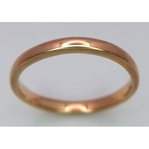 484 - A Vintage 9K Yellow Gold Band Ring. 3mm width. Size O. 2g weight.