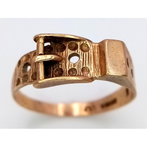 1367 - A Vintage 9K Yellow Gold Belt Ring. Size P. 2.1g weight.