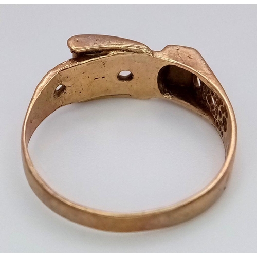 1367 - A Vintage 9K Yellow Gold Belt Ring. Size P. 2.1g weight.