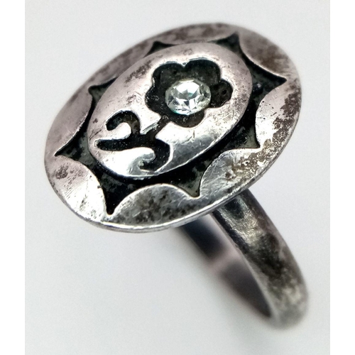 1389 - A fancy vintage 925 silver CZ flower ring. Total weight 3.9G. Size N/O.