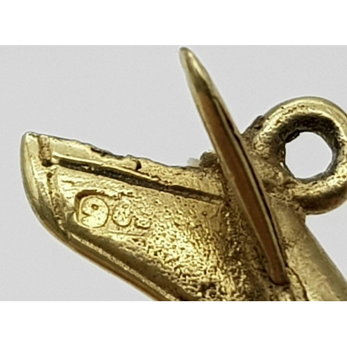 142 - A 9K Yellow Gold Jumbo Jet Pendant/Charm. 35mm wingspan. 3.75g weight.