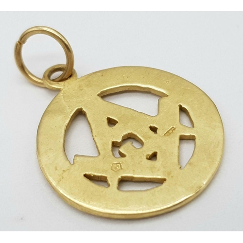 197 - A Vintage 9K Yellow Gold Masonic Pendant. 2.5cm. 2.65g weight.