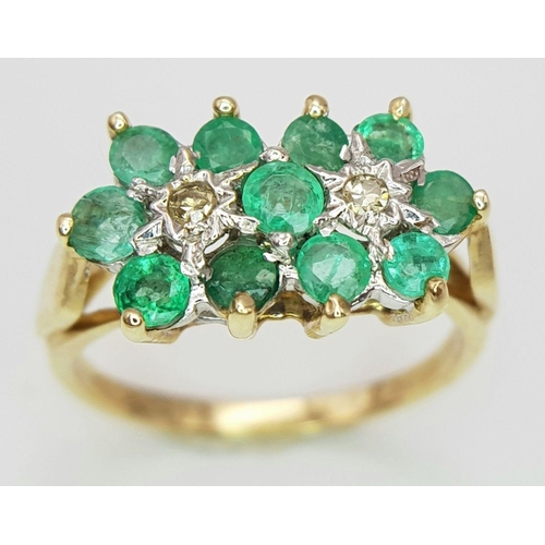 495 - A 9K YELLOW GOLD DOUBLE DIAMOND & EMERALD CLUSTER RING. 2.4G IN WEIGHT. SIZE K AND 1/2. Ref: 8034