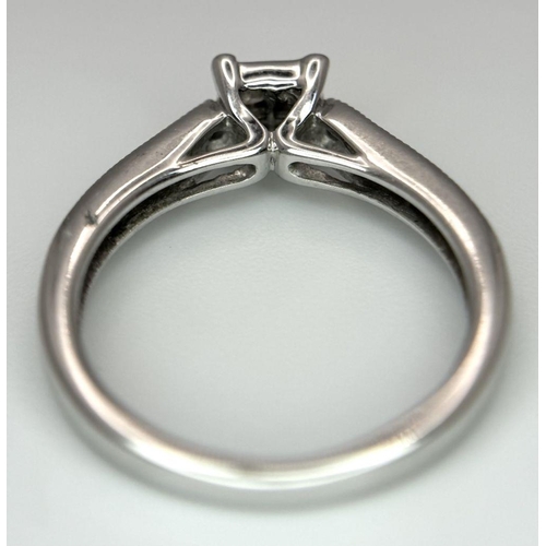 572 - A 9K WHITE GOLD DIAMOND RING 0.40CT 2.4G IN WEIGHT. SIZE K. Ref: SC 6044.