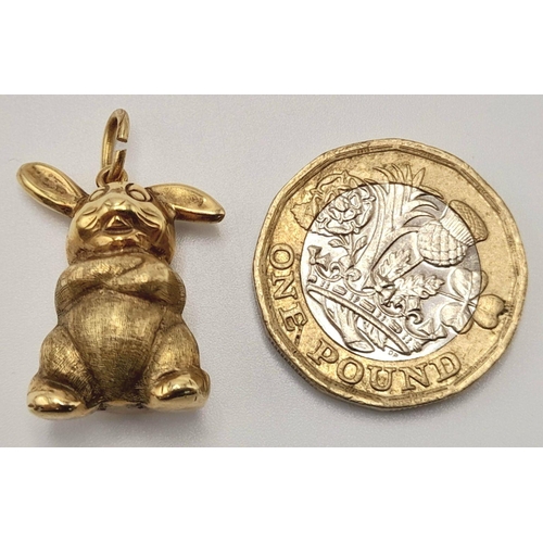 698 - A 9K YELLOW GOLD BUNNY RABBIT CHARM 2.2G , 26MM X 13MM. Ref: SC 6018