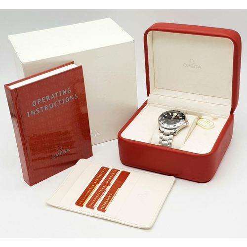 547 - An Omega Seamaster GMT Automatic Gents Watch. Stainless steel bracelet and case - 41mm. Black dial w... 