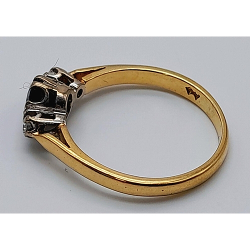 194 - AN 18K YELLOW GOLD DIAMOND & SAPPHIRE 3 STONE RING. 2.7G IN WEIGHT. SIZE M AND 1/2. Ref: SC 6098