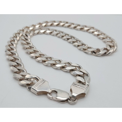 208 - A STERLING SILVER HEAVYWEIGHT CURB CHAIN. 107.6G IN WEIGHT. APPROX. 50.5CM IN LENGTH. Ref: SC 6118