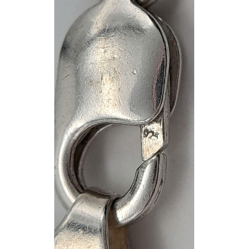 208 - A STERLING SILVER HEAVYWEIGHT CURB CHAIN. 107.6G IN WEIGHT. APPROX. 50.5CM IN LENGTH. Ref: SC 6118