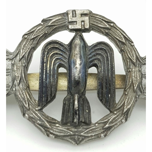 223 - A Late WW2 German Luftwaffe Silver Grade Plated Tombac Bombers Pilots Clasp. Un-marked.