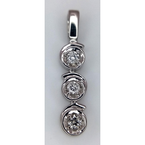 369 - AN 18K WHITE GOLD DIAMOND DROP PENDANT 2.2G , 23MM DROP. Ref: SC 6074