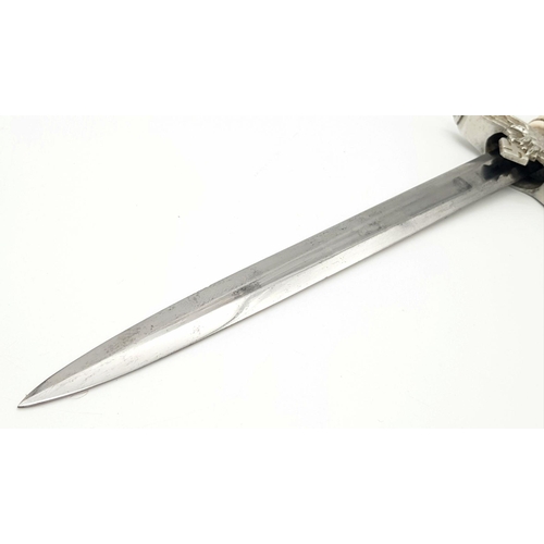 552 - A fine example of a second Pattern Luftwaffe Officers Dagger. Maker: S.M.F  (SMF - Solinger Metallwa... 