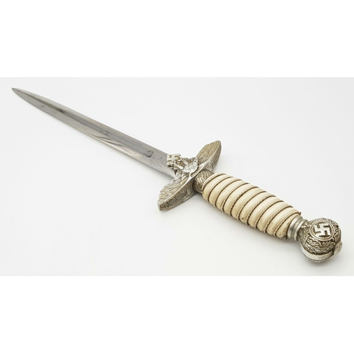 552 - A fine example of a second Pattern Luftwaffe Officers Dagger. Maker: S.M.F  (SMF - Solinger Metallwa... 