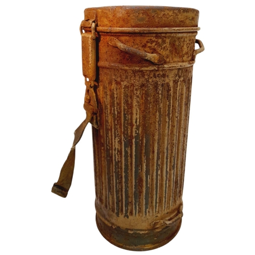 1135 - A WW2 Africa Corps Gas Mask Canister.