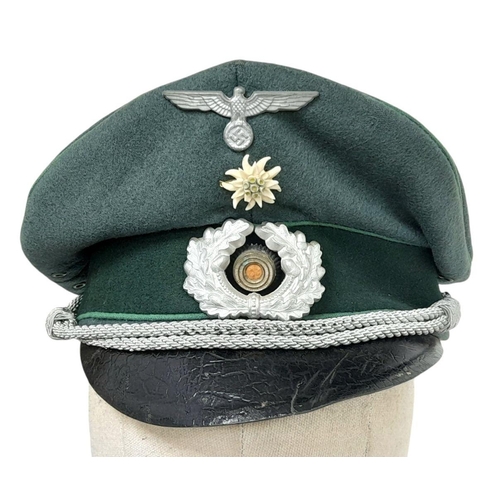 61 - A WW2 German Gebirgsjäger Officers Visor Cap.