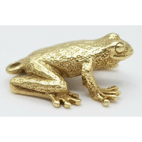 702 - A 9K Yellow Gold Frog Pendant. 15mm. 3.15g weight.