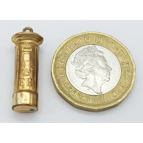 1151 - A 9K Yellow Gold Postbox Pendant/Charm. 2cm. 1.1g weight.