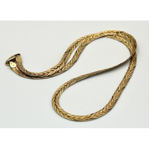 213 - A VERY ATTRACTIVE 9K YELLOW AND ROSE GOLD HERRINGBONE NECKLACE .        8gms   46cms