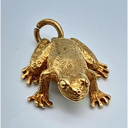 1130 - A 9K Yellow Gold Frog Pendant/Charm. 2cm. 3.35g weight.