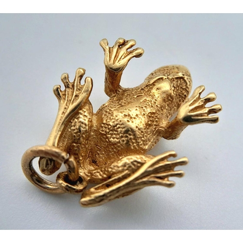 1130 - A 9K Yellow Gold Frog Pendant/Charm. 2cm. 3.35g weight.