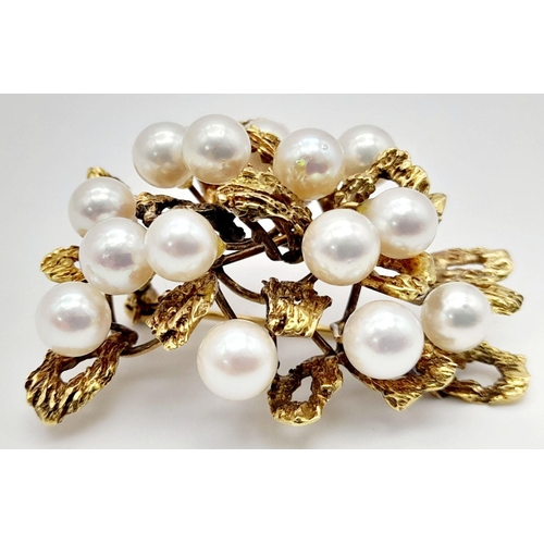 170 - A 14K YELLOW GOLD CULTURED PEARL SET BROOCH. 19.5G TOTAL WEIGHT. 5CM X 4CM. GW8