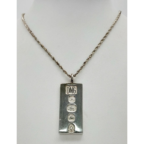 655 - A Hallmarked 1977 (Jubilee Year) Silver Ingot Pendant Necklace. 41cm Length Sterling Silver Twist Bo... 