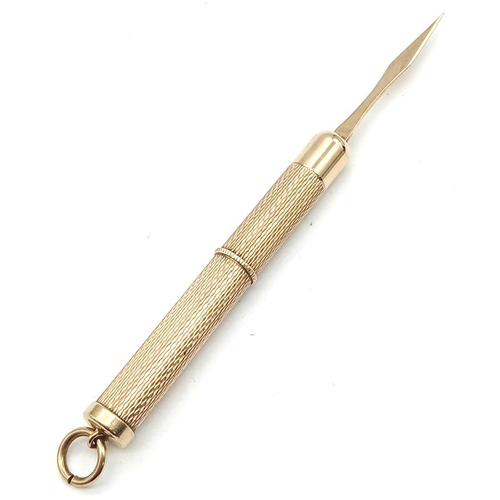 112 - Vintage 9 CARAT GOLD TOOTHPICK. Beautifully patterned with twist action. Full UK hallmark. Condition... 