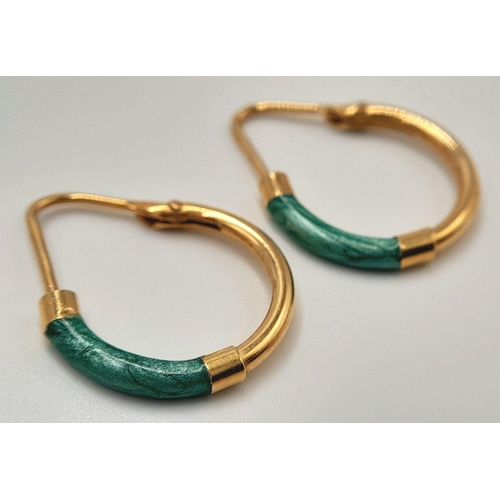 259 - Classic pair of 18 carat GOLD and JADE HOOP EARRINGS. 2.24 grams. 1.5 cm Diameter.