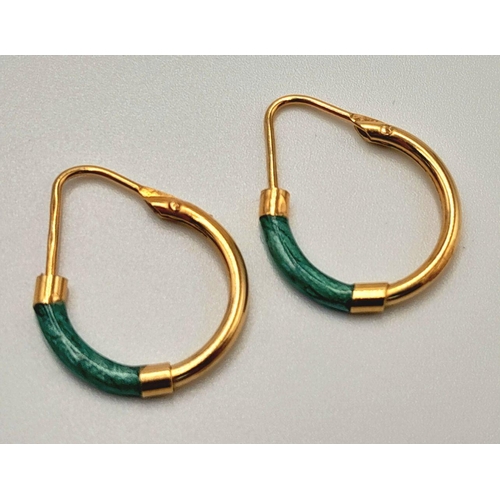 259 - Classic pair of 18 carat GOLD and JADE HOOP EARRINGS. 2.24 grams. 1.5 cm Diameter.