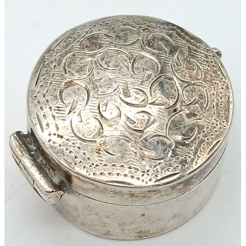 413 - Vintage SILVER PILL BOX. Circular drum shape. Beautifully decorated lid. Opens and closes perfectly.... 