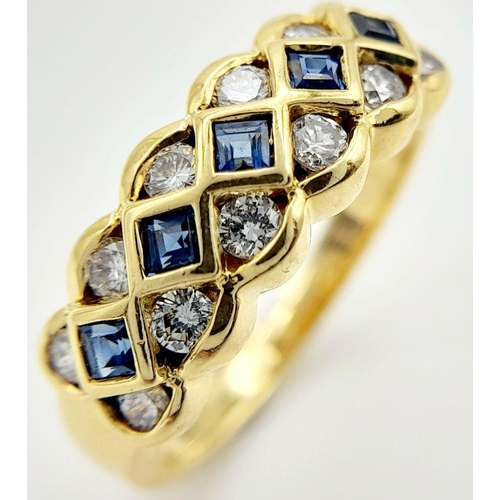 73 - AN 18K YELLOW GOLD DIAMOND AND SAPPHIRE BAND RING. 4G. SIZE K. GW9