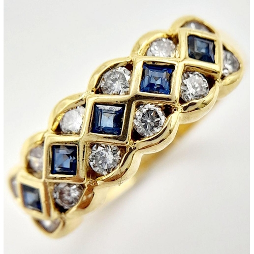 73 - AN 18K YELLOW GOLD DIAMOND AND SAPPHIRE BAND RING. 4G. SIZE K. GW9