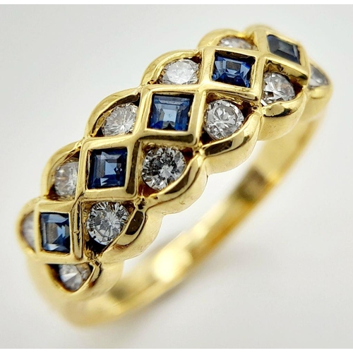 73 - AN 18K YELLOW GOLD DIAMOND AND SAPPHIRE BAND RING. 4G. SIZE K. GW9