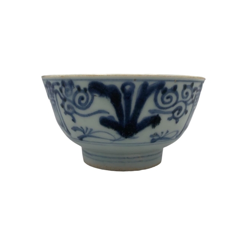 1384 - A collection of antique Chinese porcelain, including a Qing Dynasty blue and white bowl with hand-pa... 