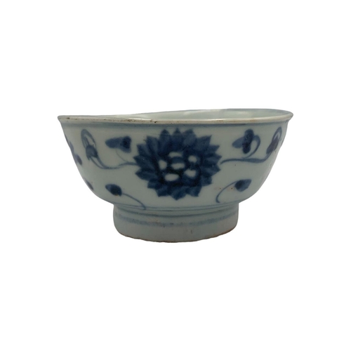 1384 - A collection of antique Chinese porcelain, including a Qing Dynasty blue and white bowl with hand-pa... 