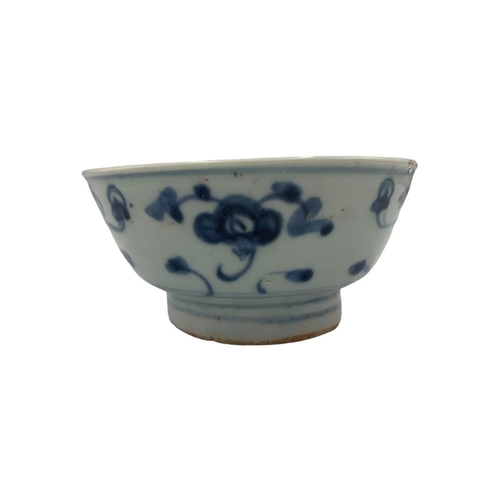 1384 - A collection of antique Chinese porcelain, including a Qing Dynasty blue and white bowl with hand-pa... 