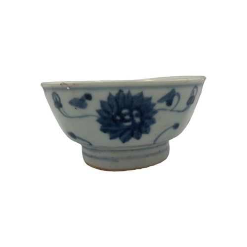 1384 - A collection of antique Chinese porcelain, including a Qing Dynasty blue and white bowl with hand-pa... 