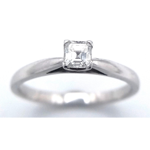 179 - AN 18K WHITE GOLD DIAMOND SOLITAIRE RING - ASCHER CUT. 0.20CT. 2.6G. SIZE O. JR11