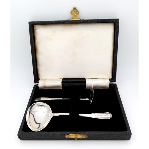 644 - Antique SILVER SPOON and PUSHER. Complete with original lined case. Clear hallmark for Deakin and Fr... 