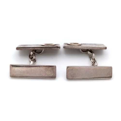 651 - Vintage pair of CHAIN LINKED SILVER and GOLD CUFFLINKS. Having 9 carat GOLD circles on a frosted SIL... 