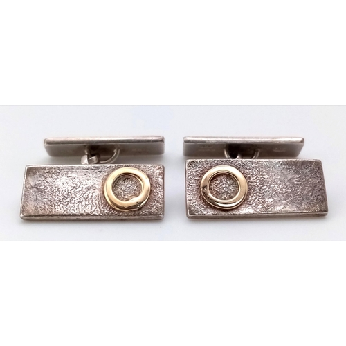 651 - Vintage pair of CHAIN LINKED SILVER and GOLD CUFFLINKS. Having 9 carat GOLD circles on a frosted SIL... 