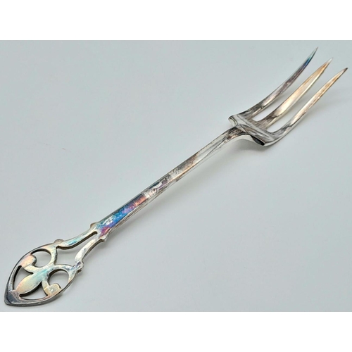 717 - A Wonderful Art Deco Silverplate Spoon and Fork Set. Fleur de lis decoration. Comes in original pres... 